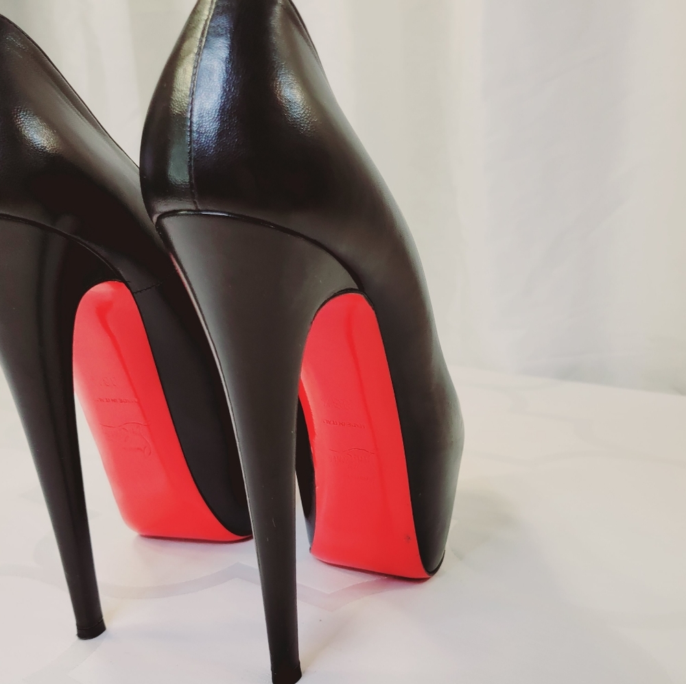 Christian Louboutin Black Leather Platform Pumps - Picture 5 of 16